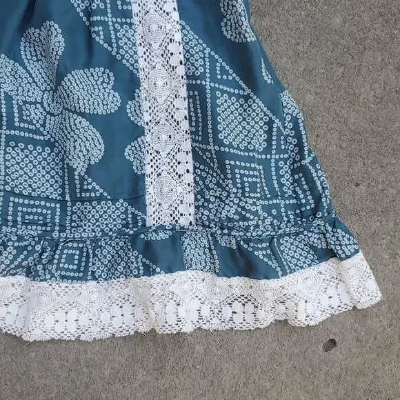 BCBGMaxAzria crochet trim silk camisole tank teal blue green white small - Picture 4 of 6